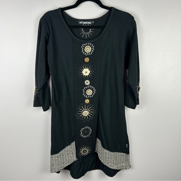 Leopards & Roses Boho Lagenlook Floral Embellished Tunic Top Medium Black - Picture 2 of 15